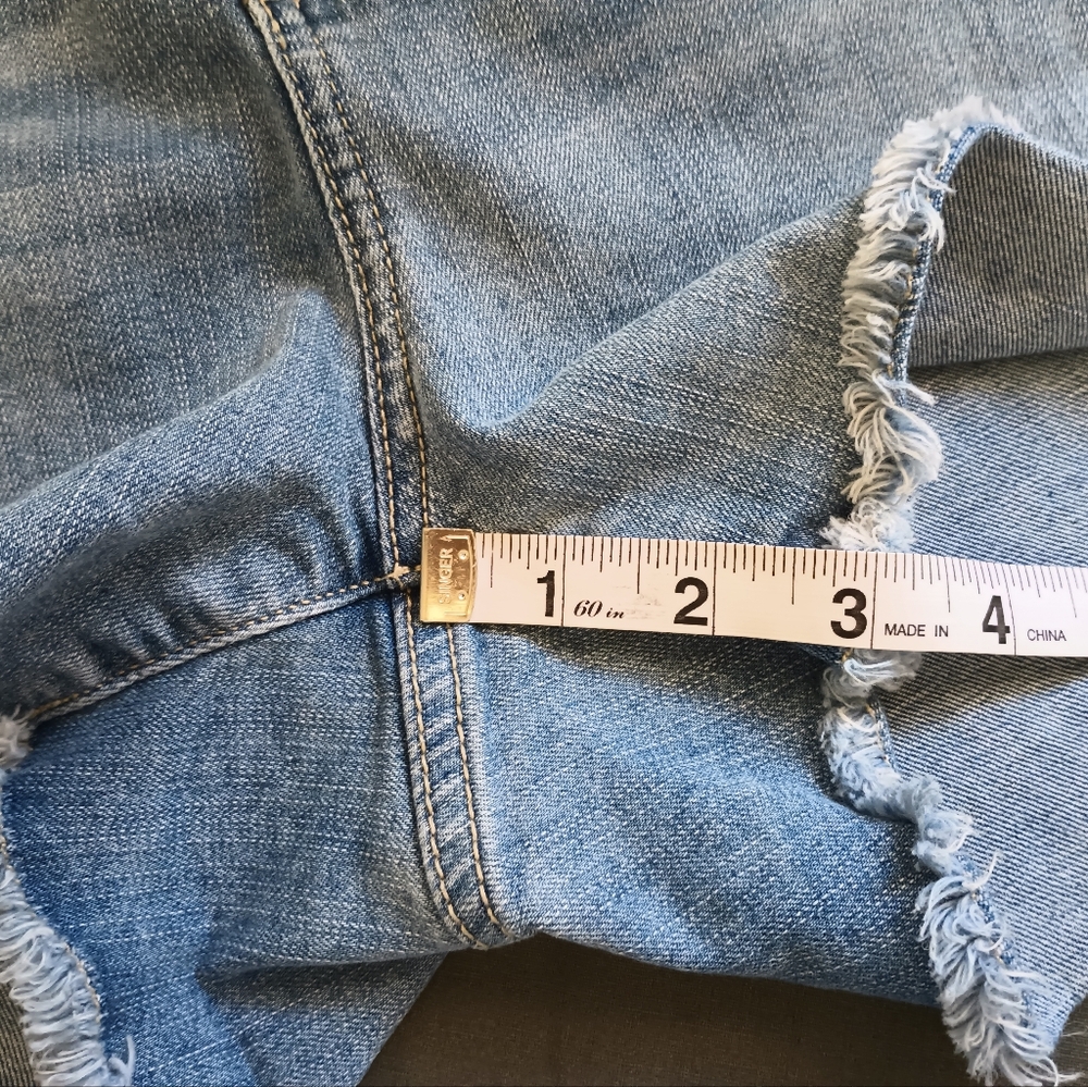 Torrid Women's Mid Rise Short - Picture 11 of 11